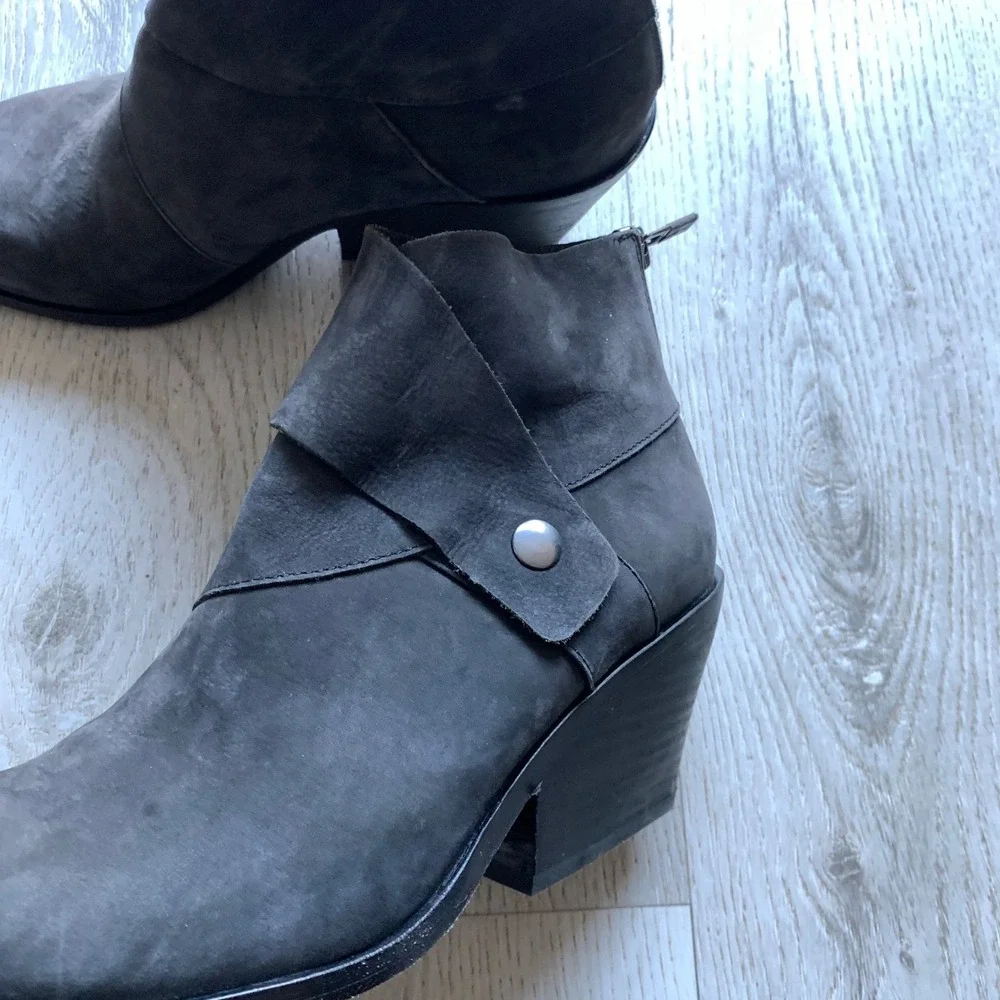 Eileen Fisher‎ Women Suede Tag Wrap-Snap Black Leather Ankle Booties Sz 6